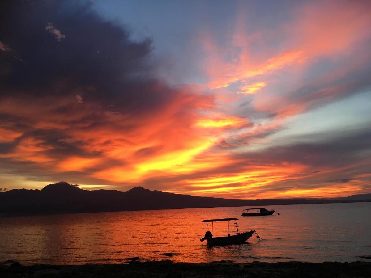Emoha Dive Resort Сантандер Экстерьер фото